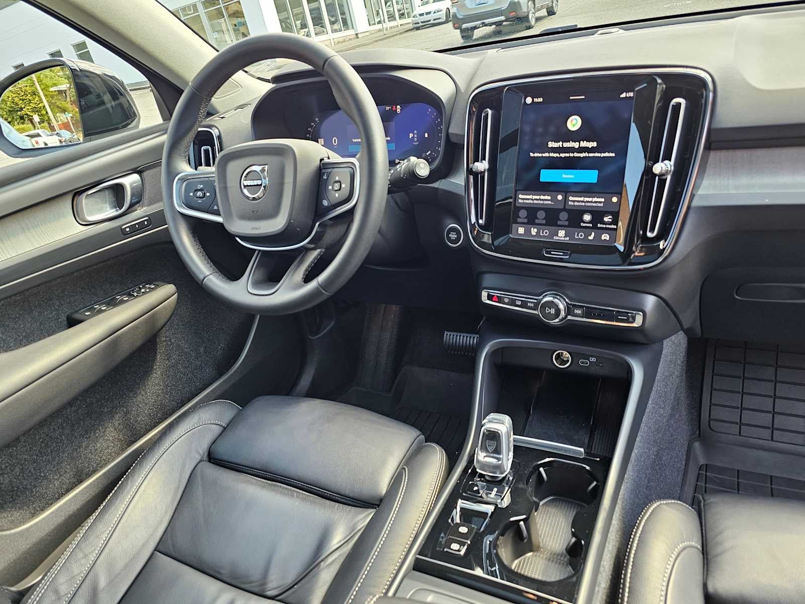 2023 Volvo XC40 Plus Dark Theme