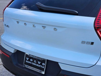 2023 Volvo XC40 Plus Dark Theme