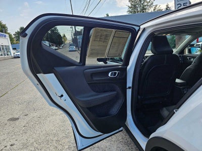2023 Volvo XC40 Plus Dark Theme