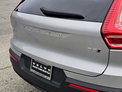 2023 Volvo XC40 Plus Dark Theme