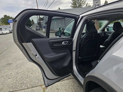 2023 Volvo XC40 Plus Dark Theme