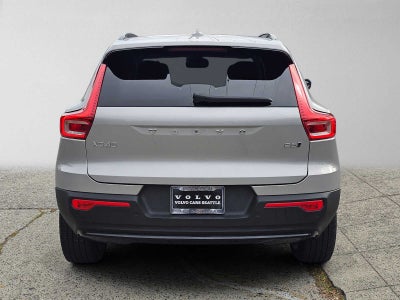 2023 Volvo XC40 Plus Dark Theme