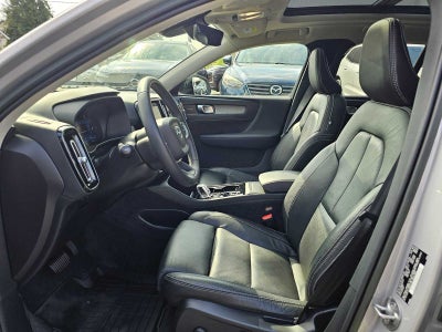 2023 Volvo XC40 Ultimate Dark Theme