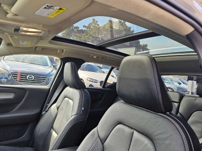 2023 Volvo XC40 Ultimate Dark Theme