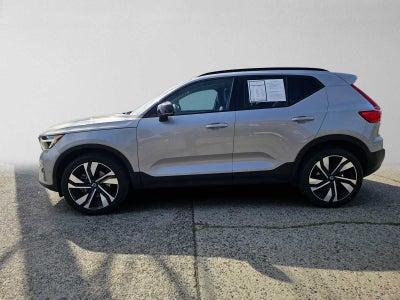 2023 Volvo XC40 Ultimate Dark Theme