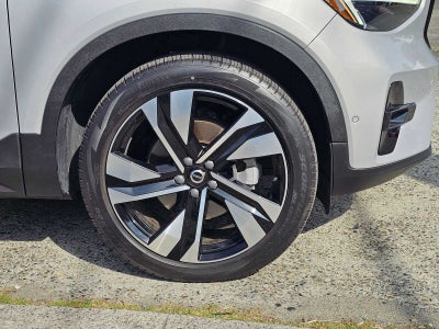 2023 Volvo XC40 Ultimate Dark Theme