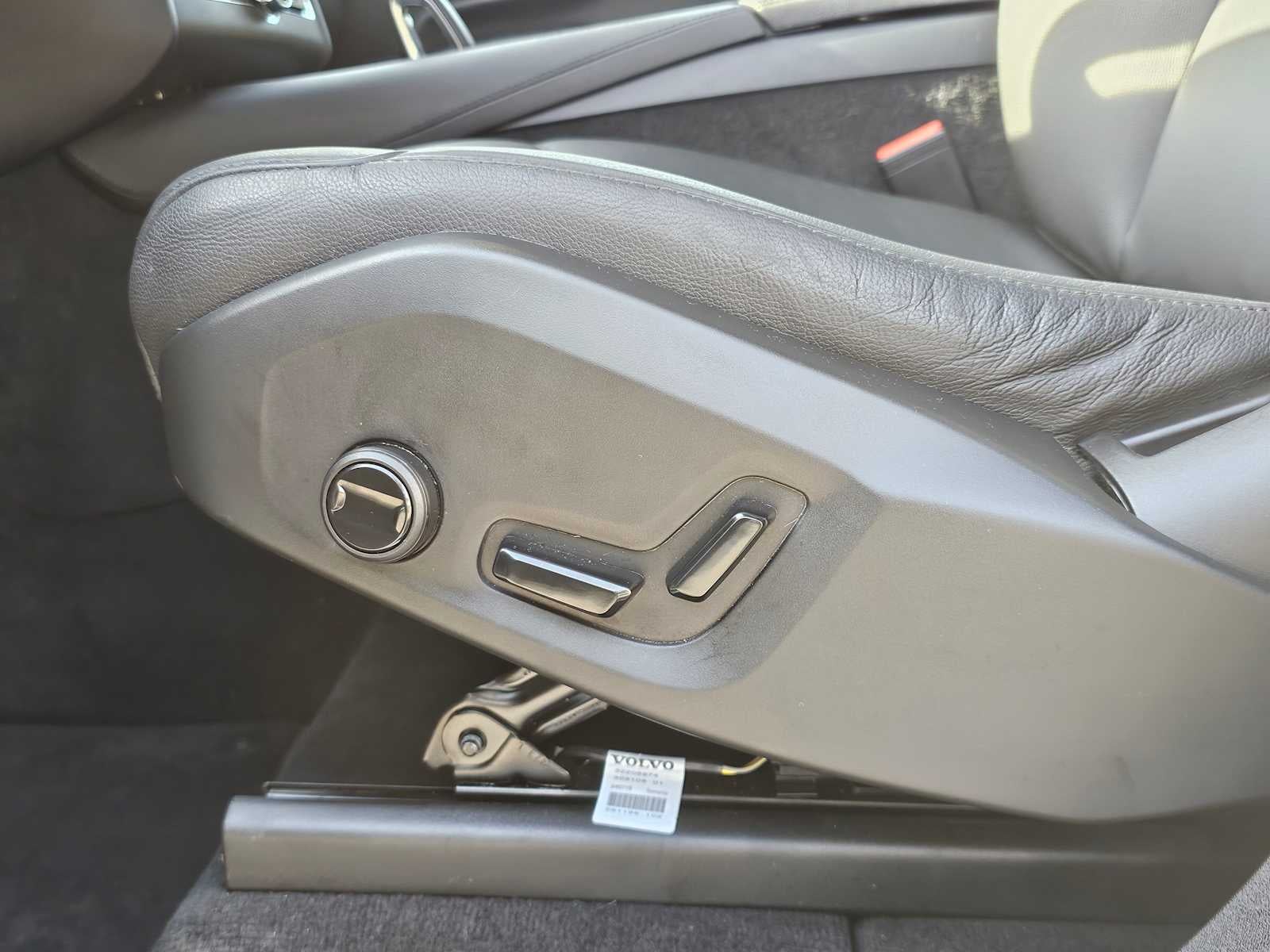 2025 Volvo XC90 Core