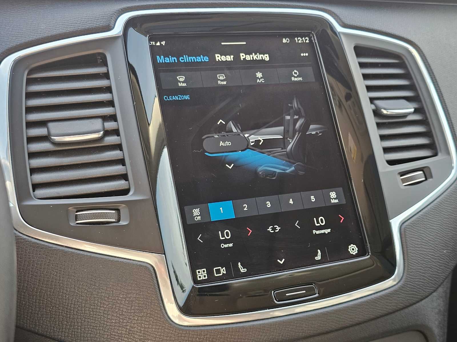 2025 Volvo XC90 Core