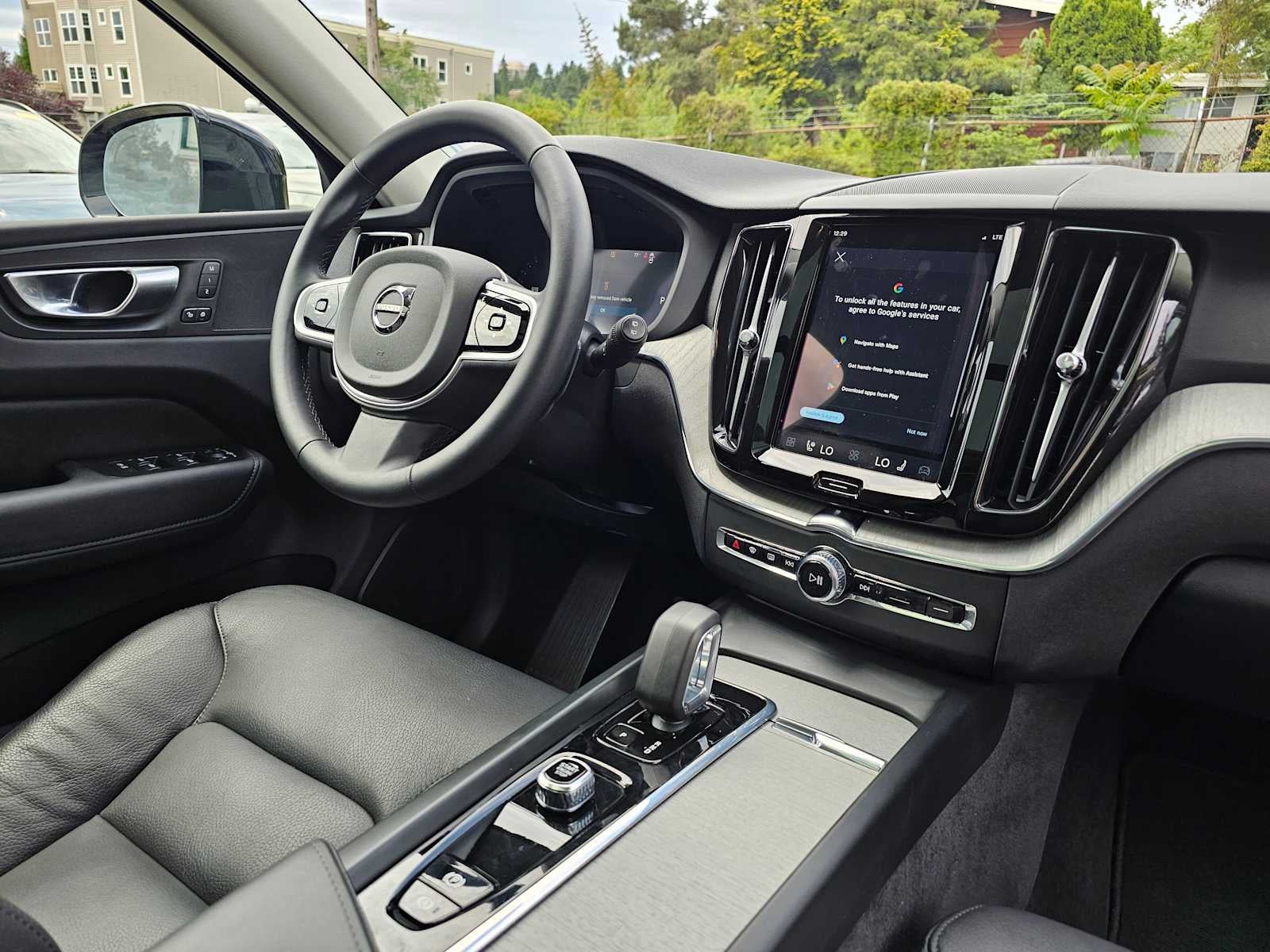 2025 Volvo XC60 Plus