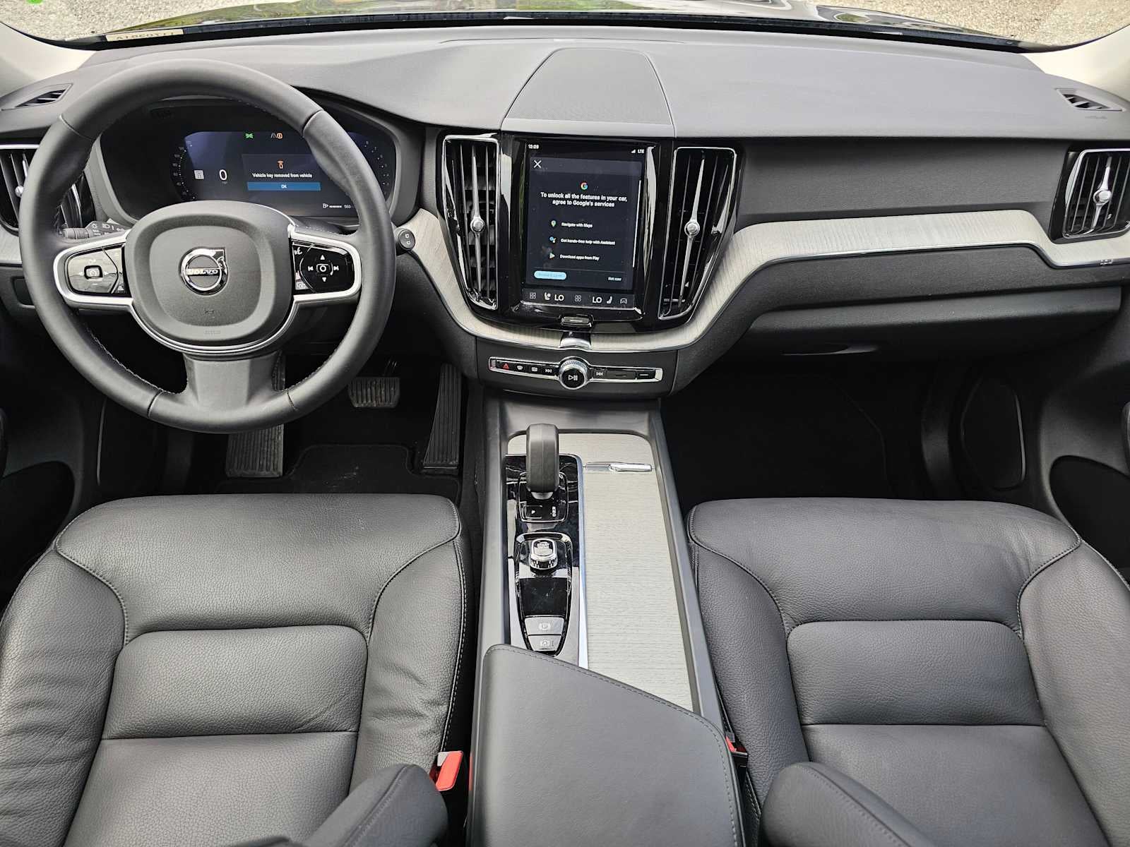 2025 Volvo XC60 Plus