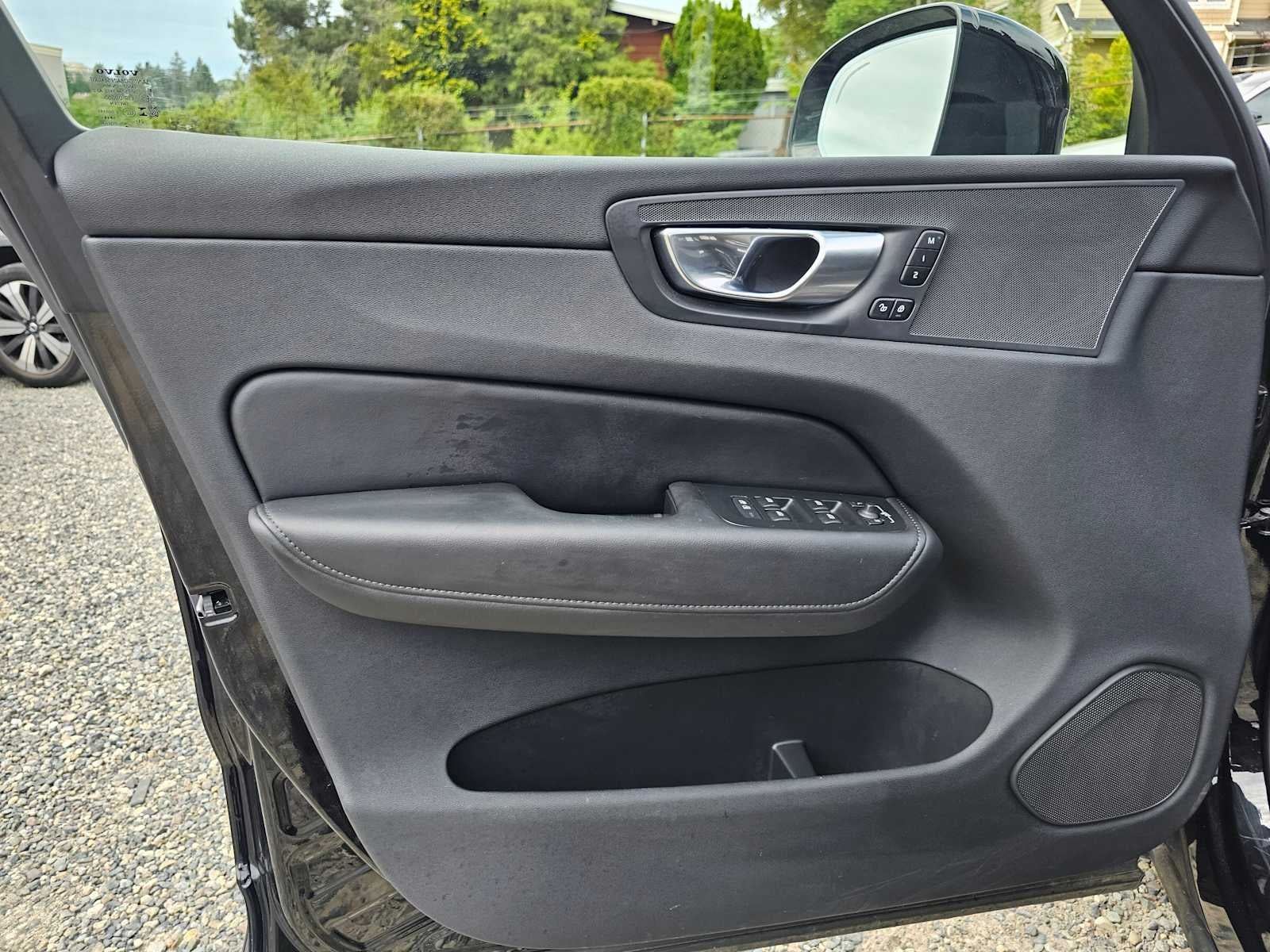 2025 Volvo XC60 Plus