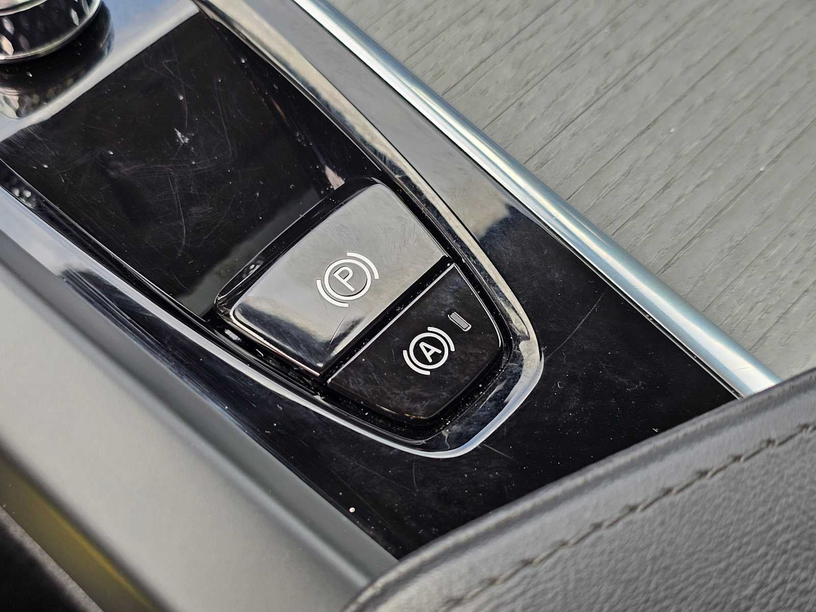 2025 Volvo XC60 Plus