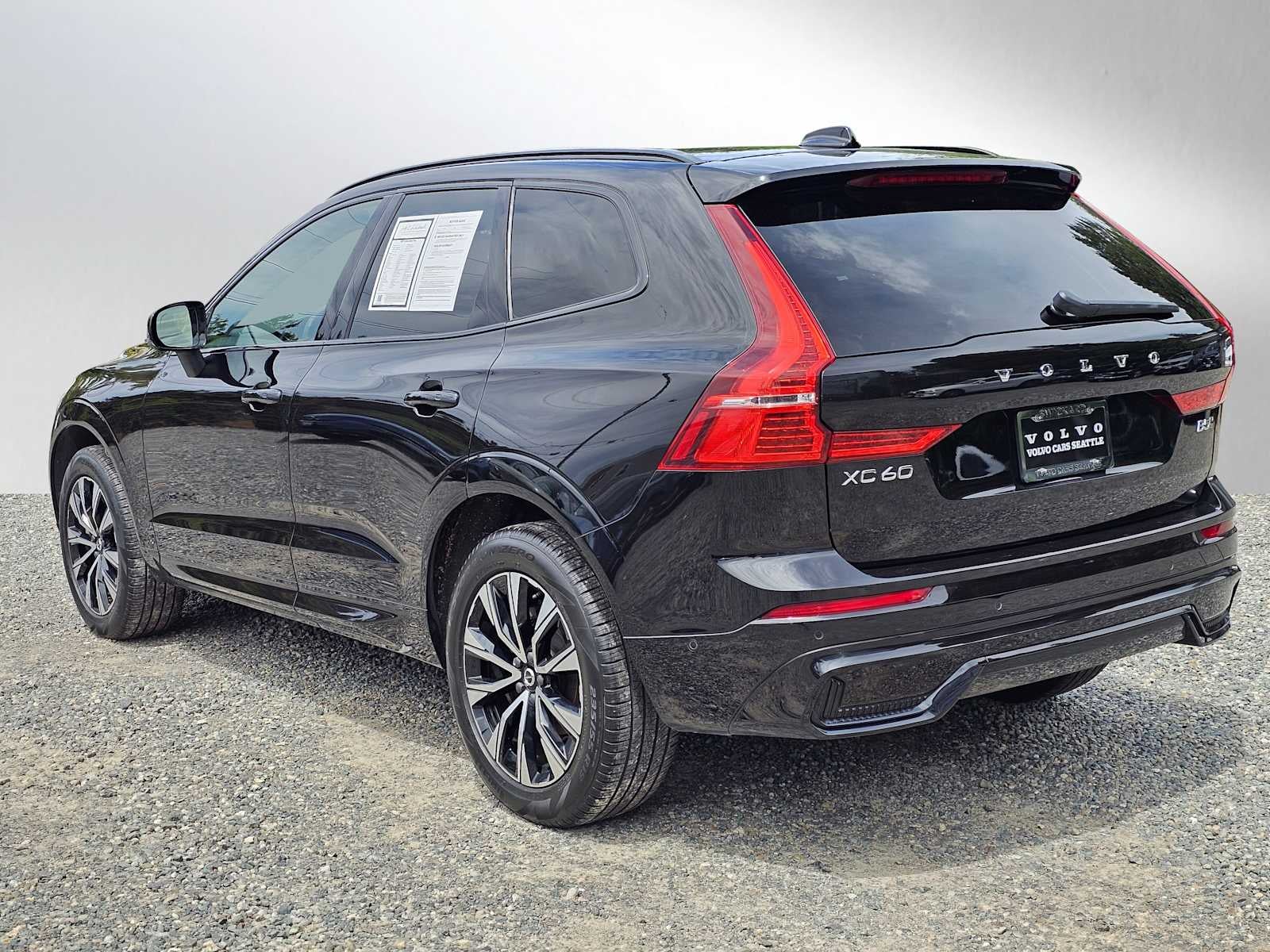 2025 Volvo XC60 Plus