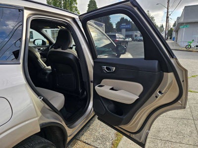 2026 Volvo XC60 Plus
