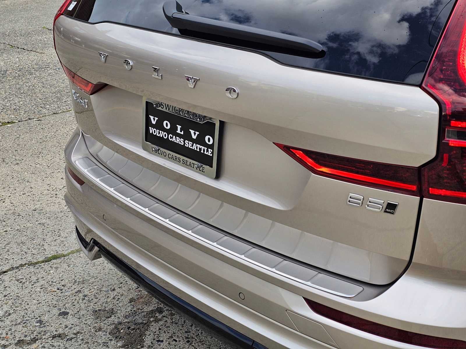 2026 Volvo XC60 Plus