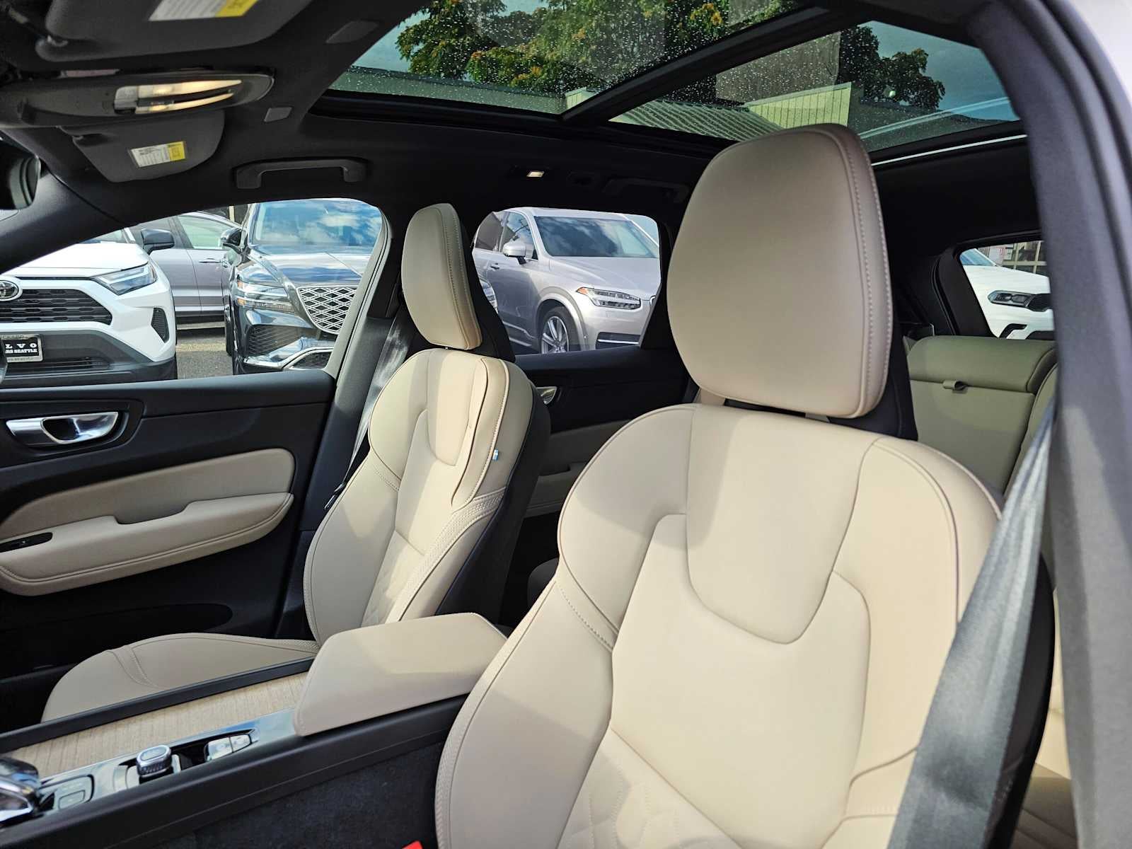 2026 Volvo XC60 Plus