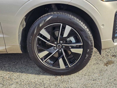 2026 Volvo XC60 Plus