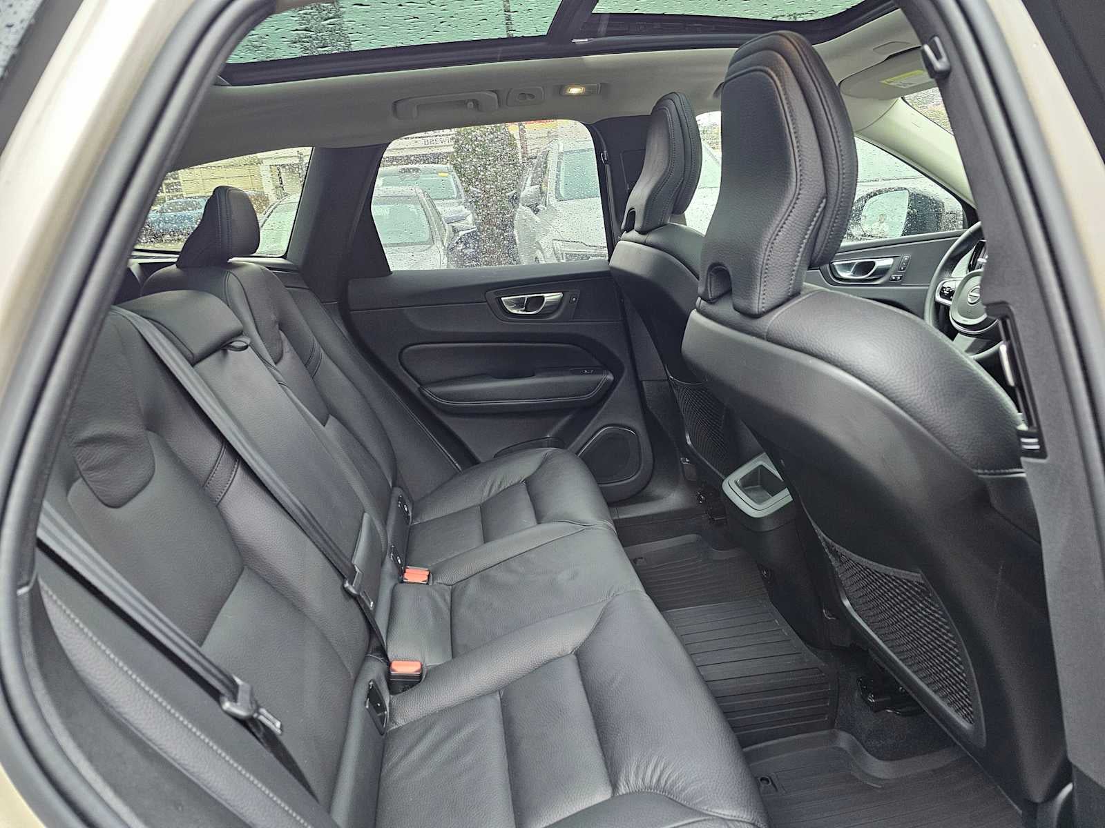 2025 Volvo XC60 Plus