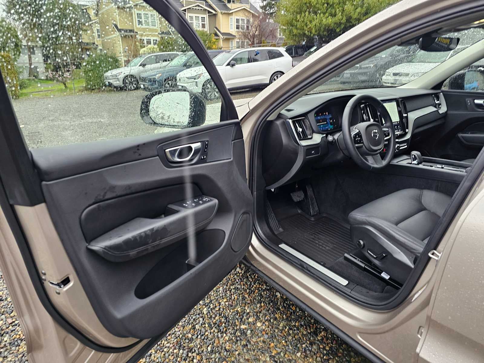 2025 Volvo XC60 Plus