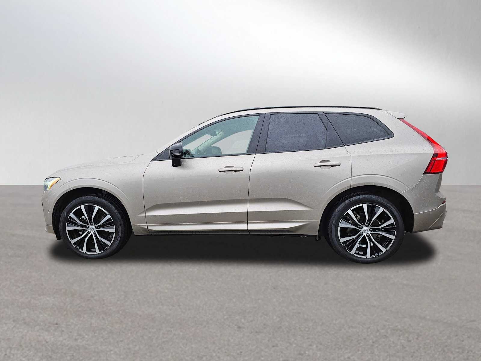 2025 Volvo XC60 Plus