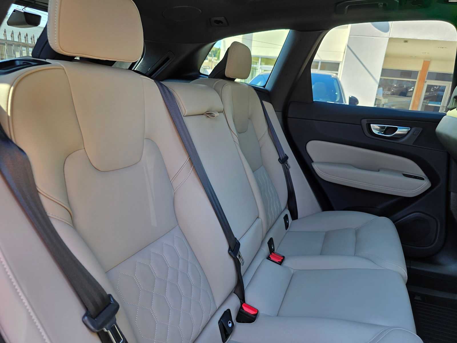 2026 Volvo XC60 Plus