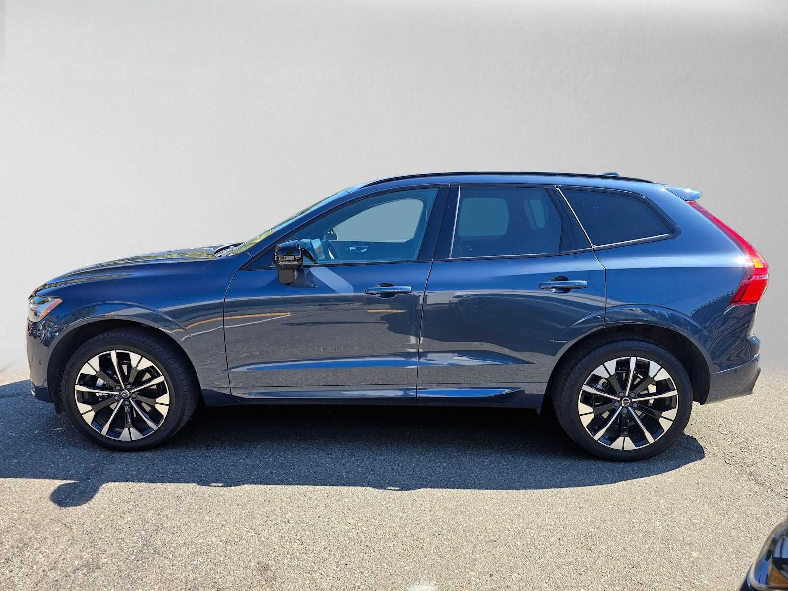 2026 Volvo XC60 Plus