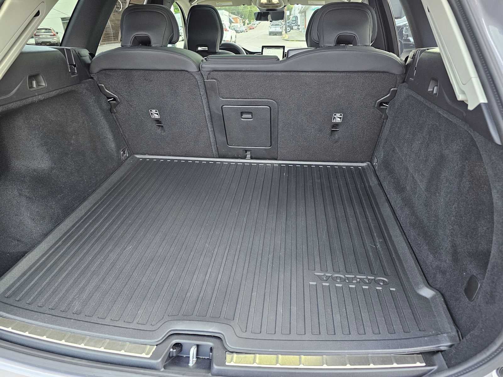 2026 Volvo XC60 Plus