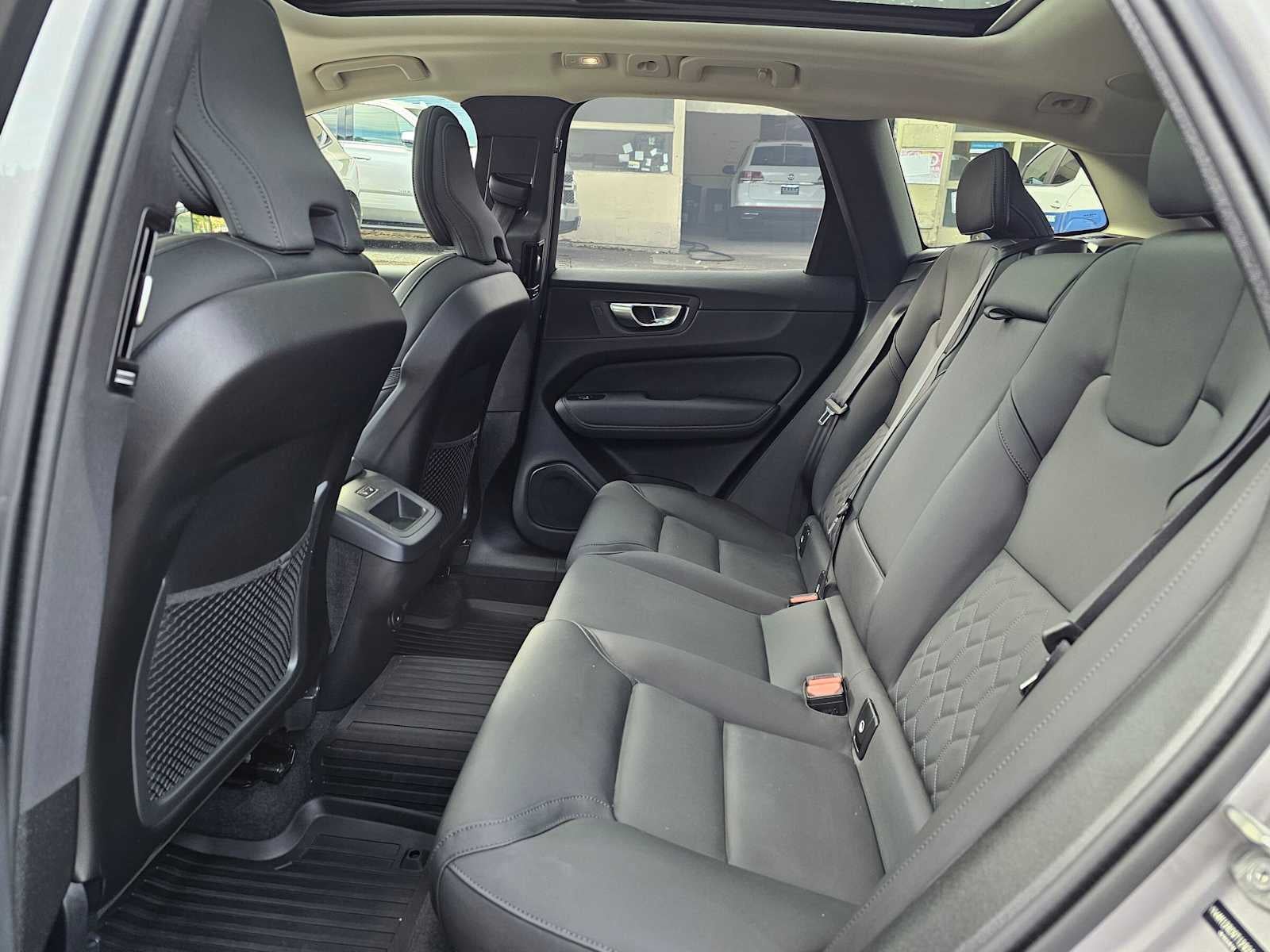 2026 Volvo XC60 Plus