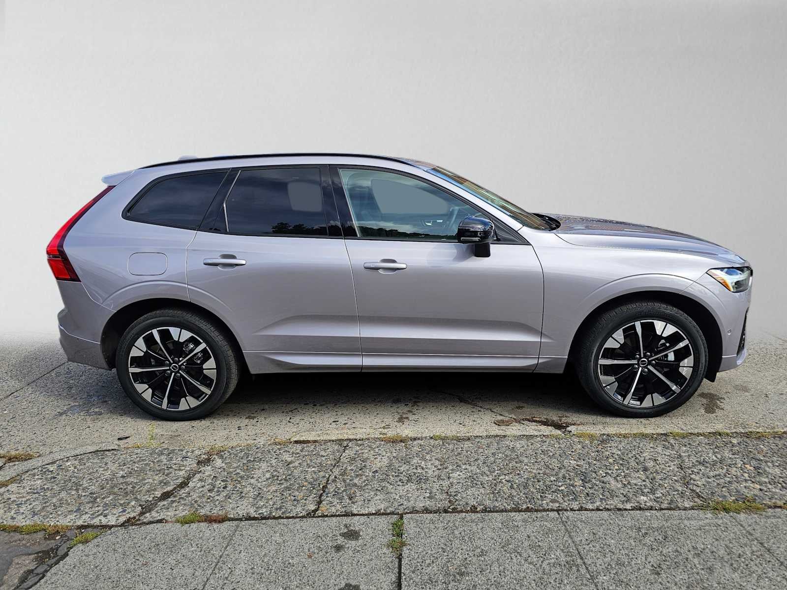 2026 Volvo XC60 Plus