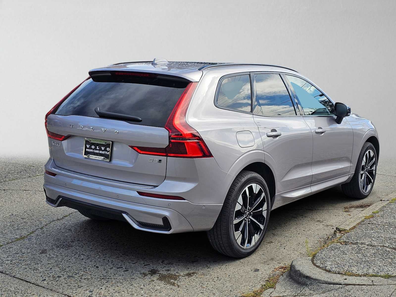 2026 Volvo XC60 Plus