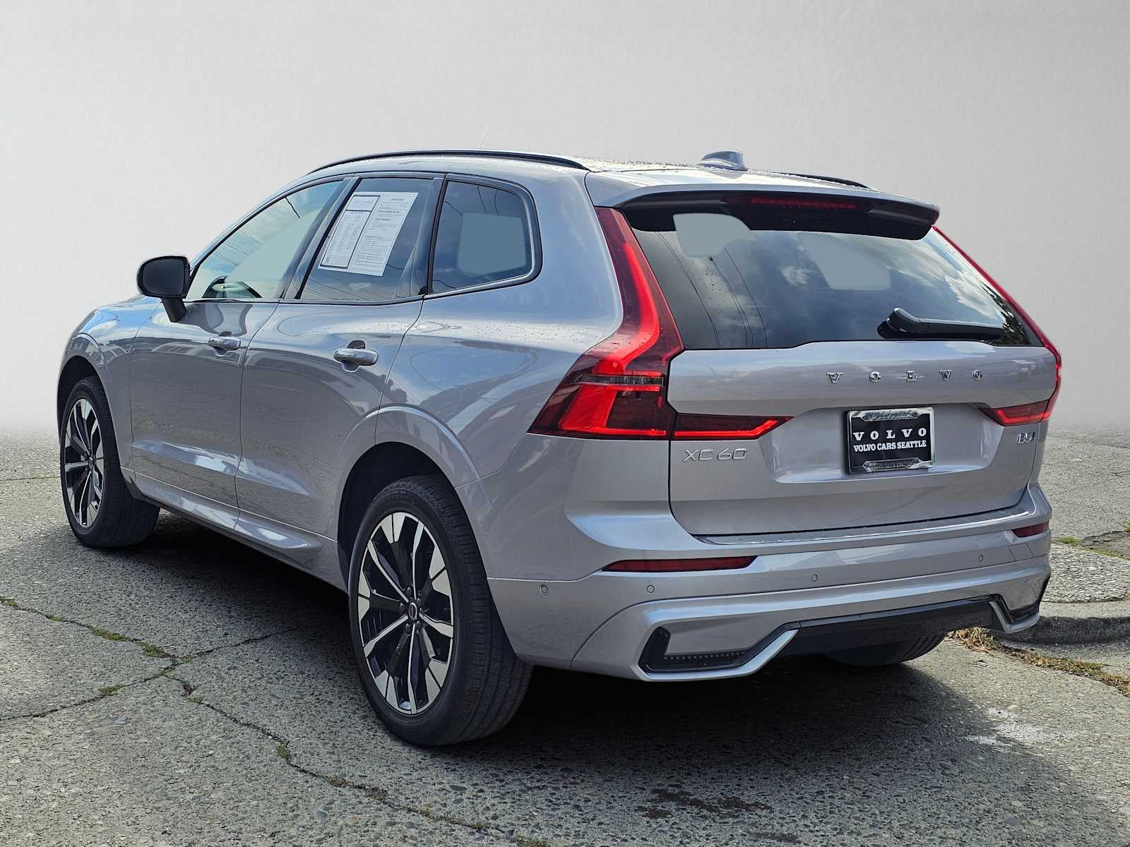 2026 Volvo XC60 Plus