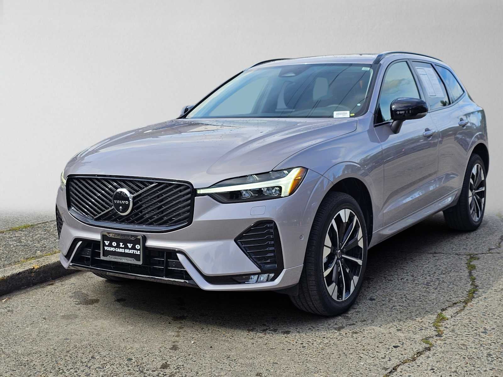 2026 Volvo XC60 Plus