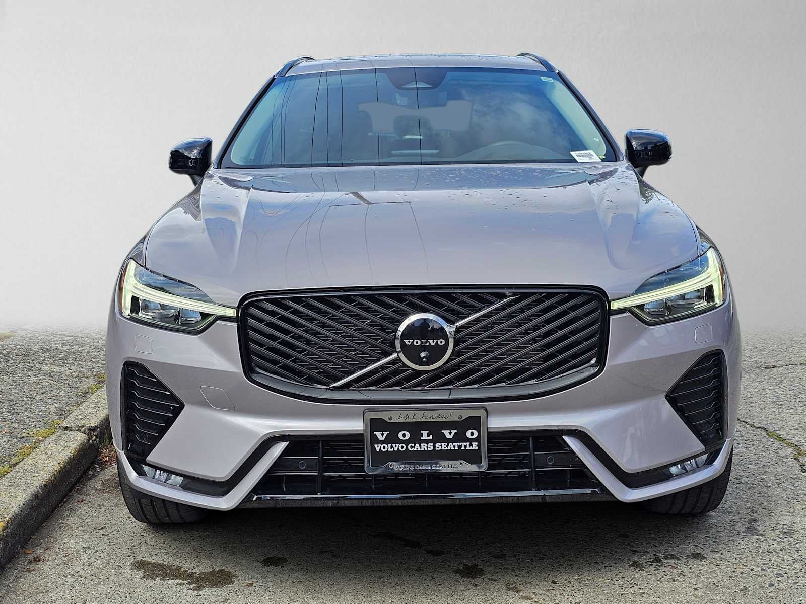 2026 Volvo XC60 Plus