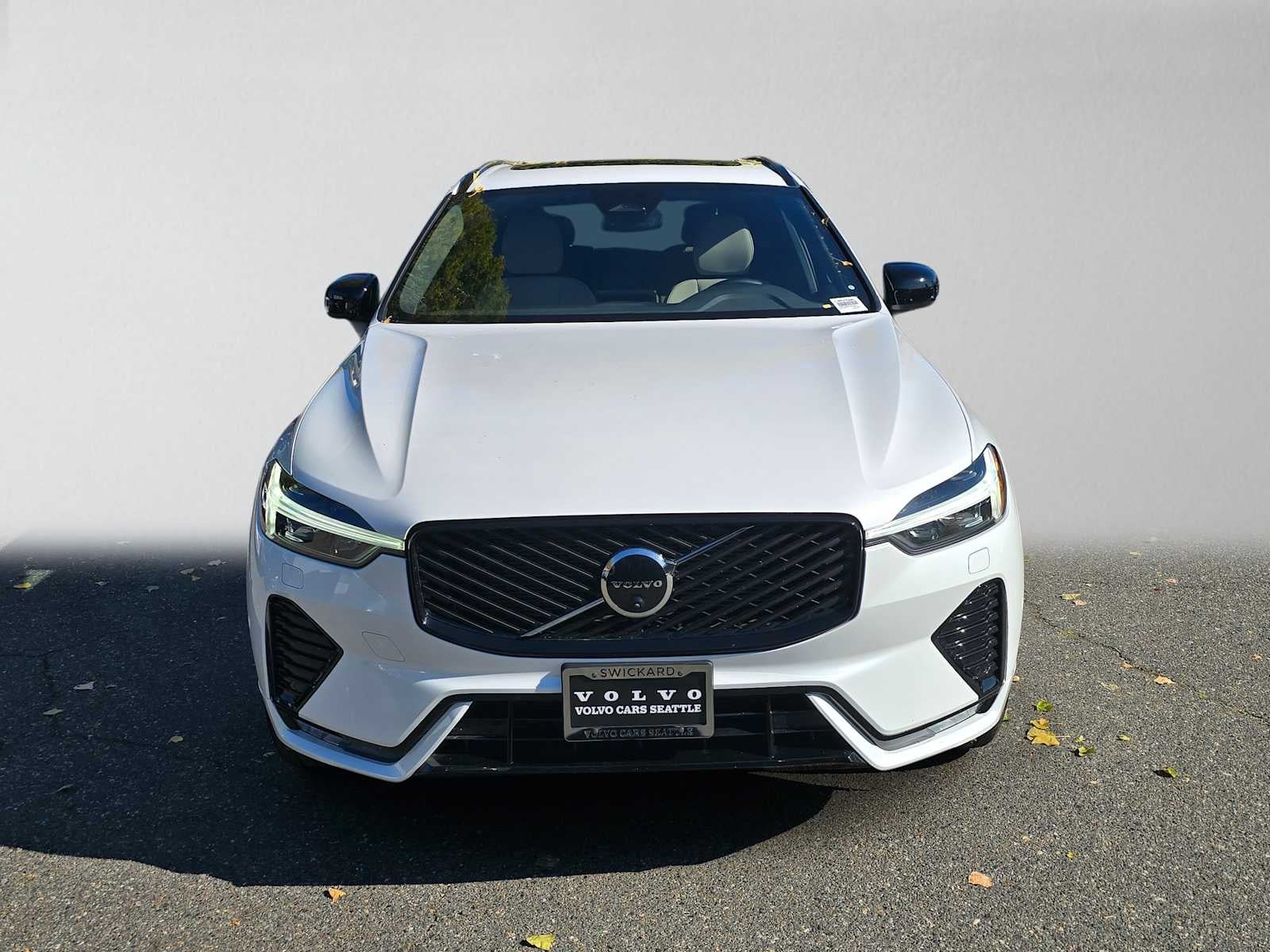2026 Volvo XC60 Plus