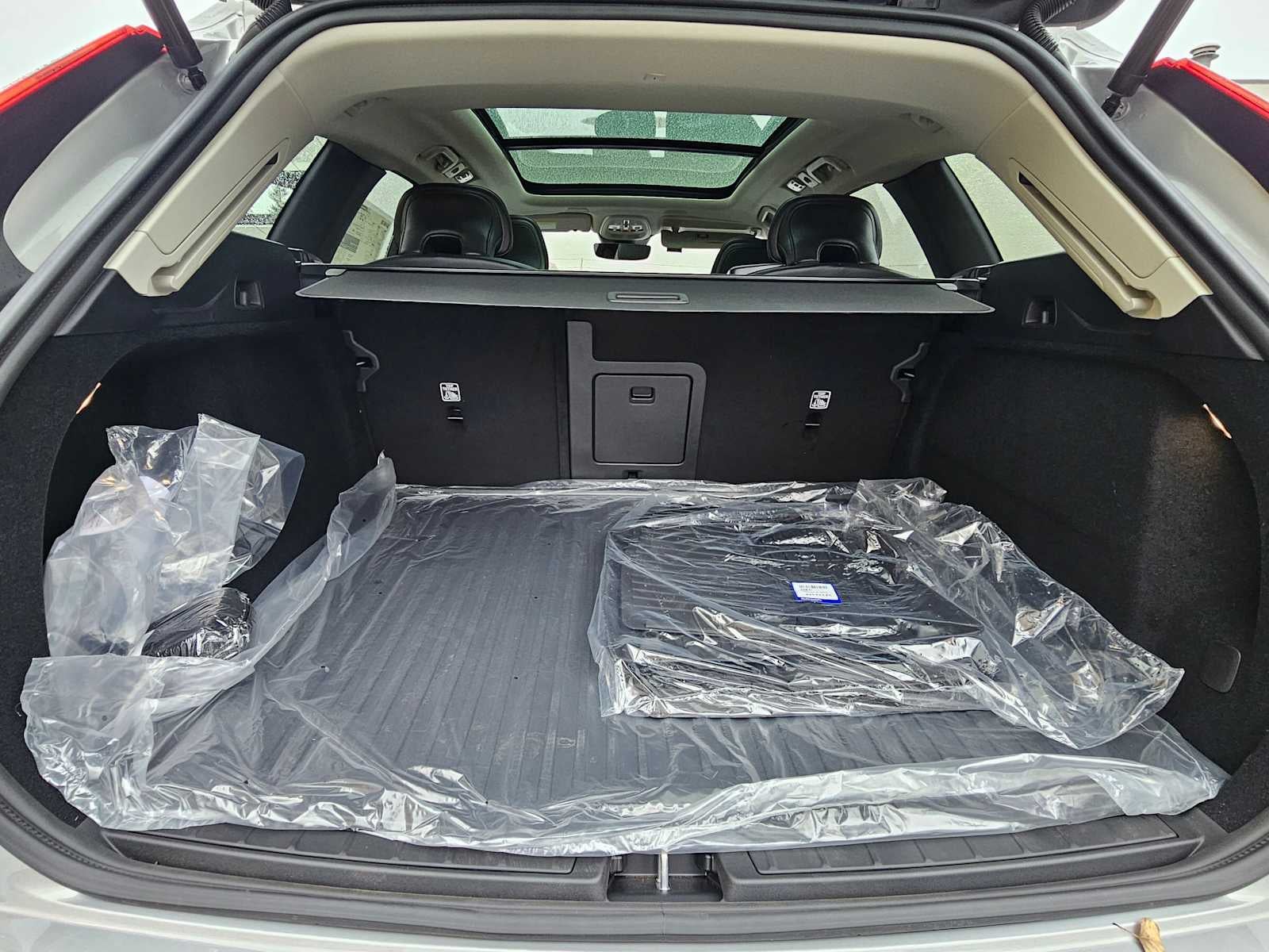 2025 Volvo XC60 Core