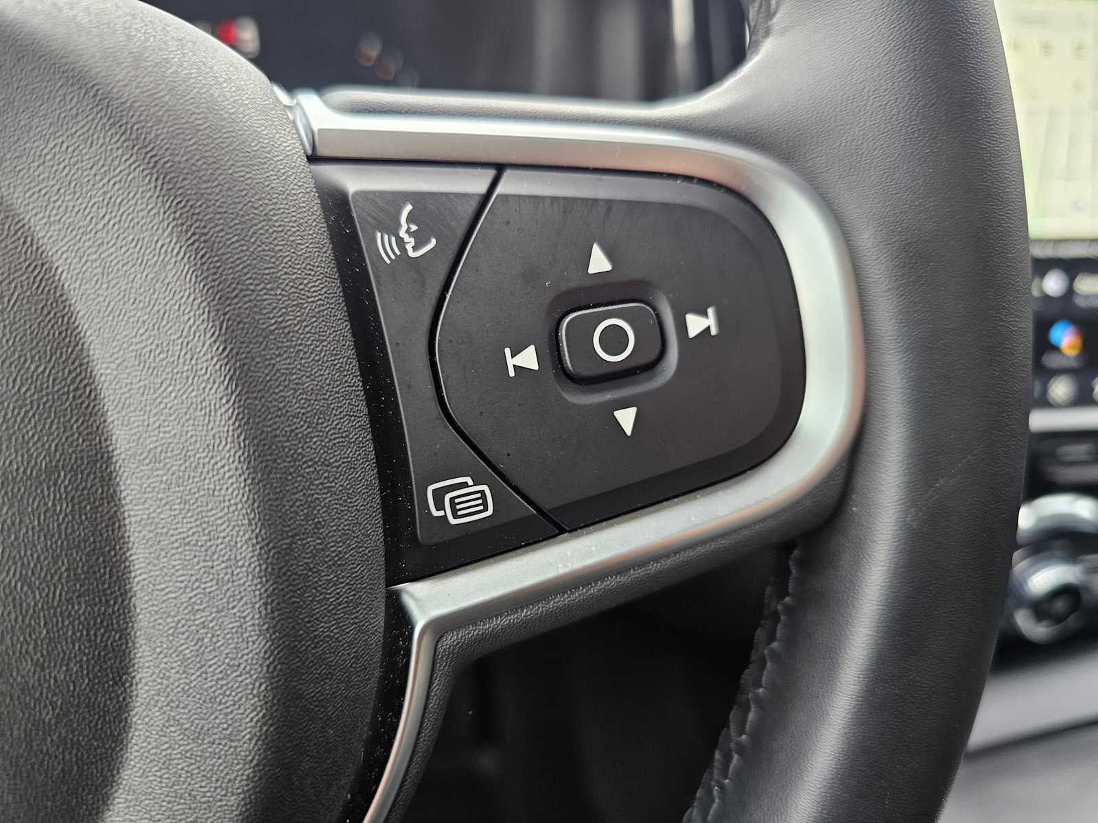 2025 Volvo XC60 Core