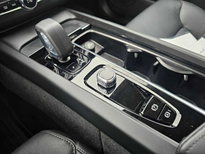 2025 Volvo XC60 Core