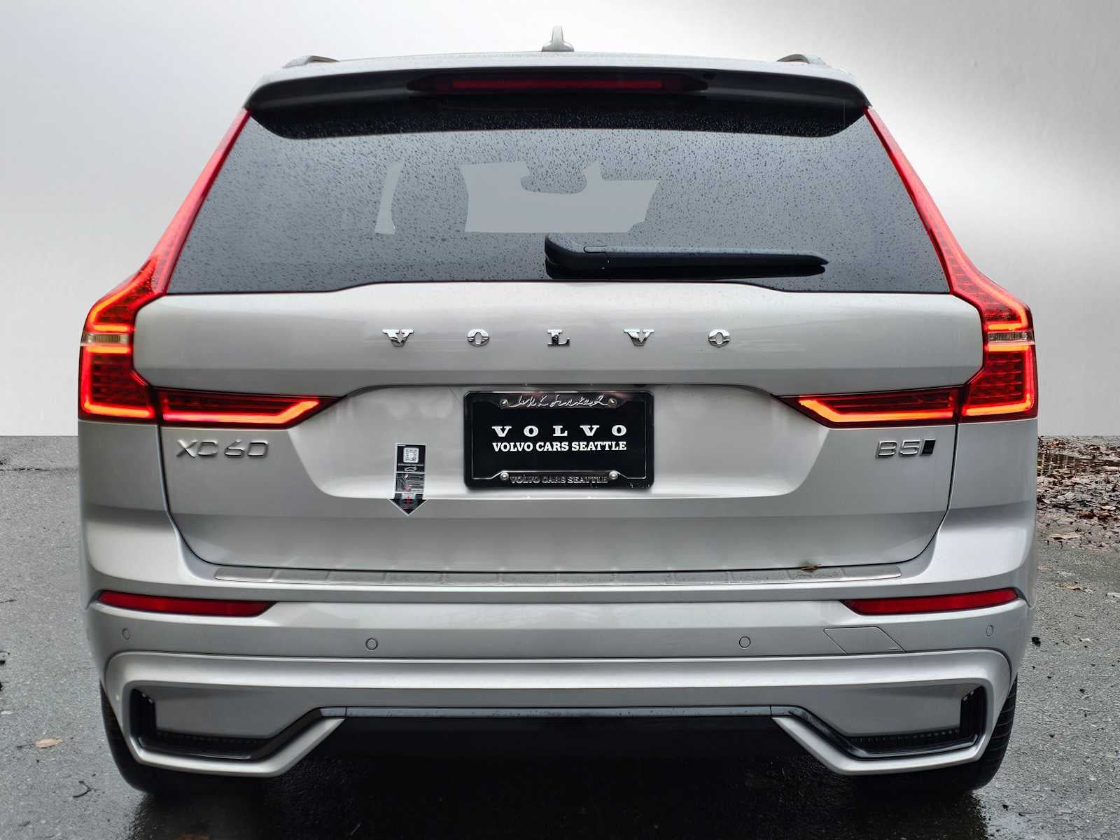 2025 Volvo XC60 Core
