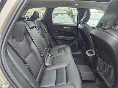 2025 Volvo XC60 Core