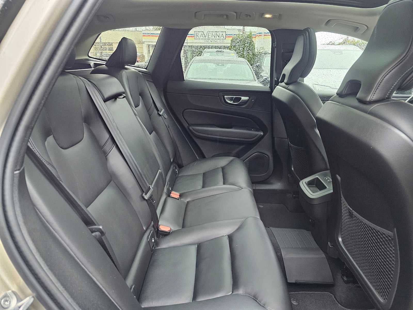 2025 Volvo XC60 Core