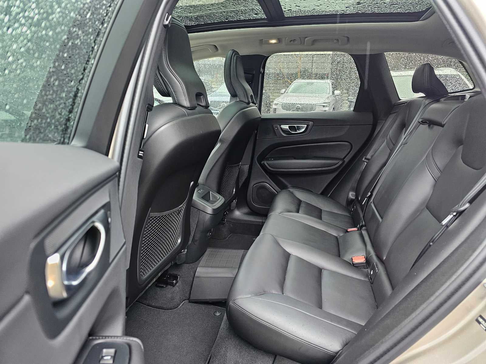 2025 Volvo XC60 Core