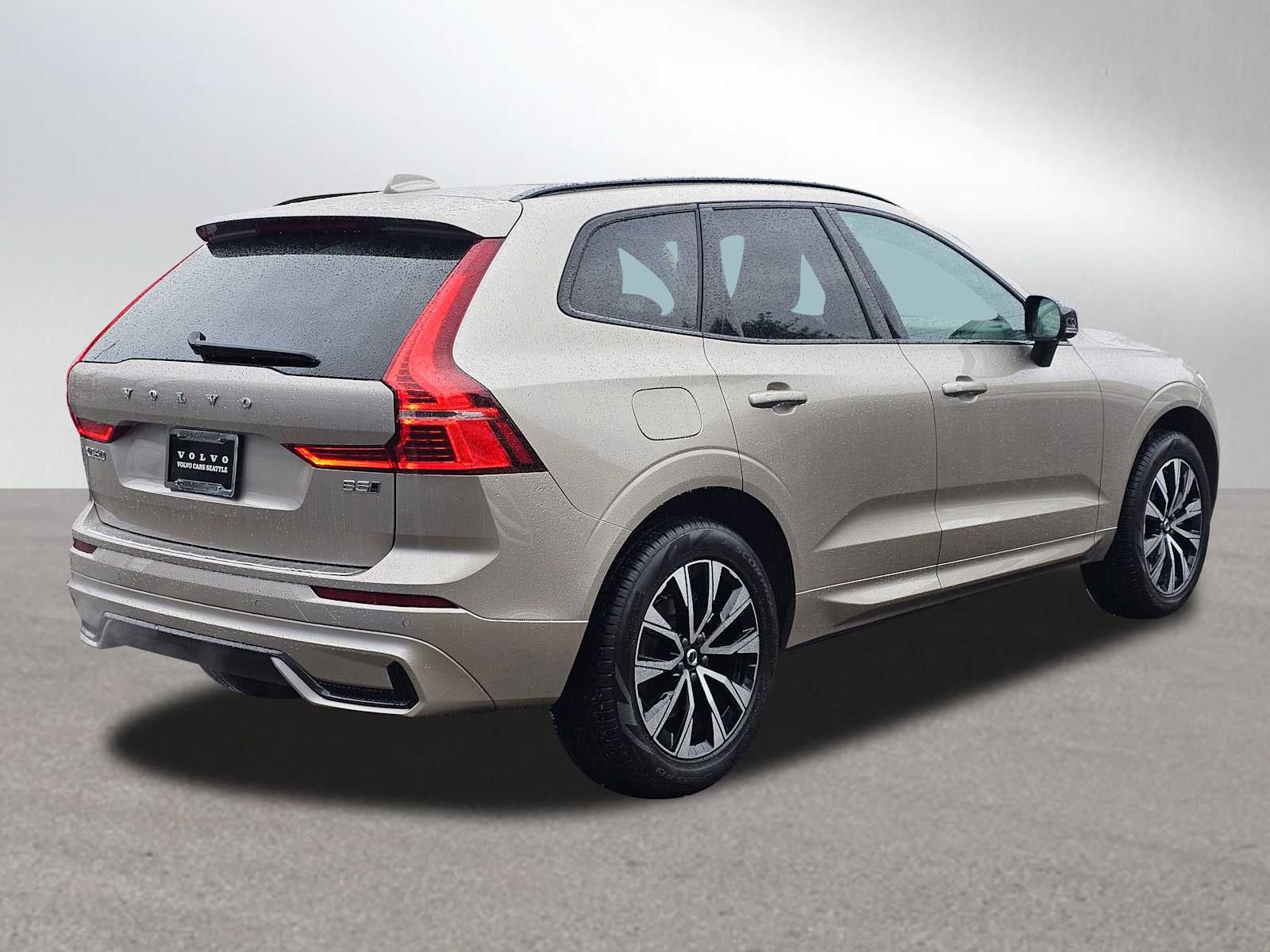 2025 Volvo XC60 Core