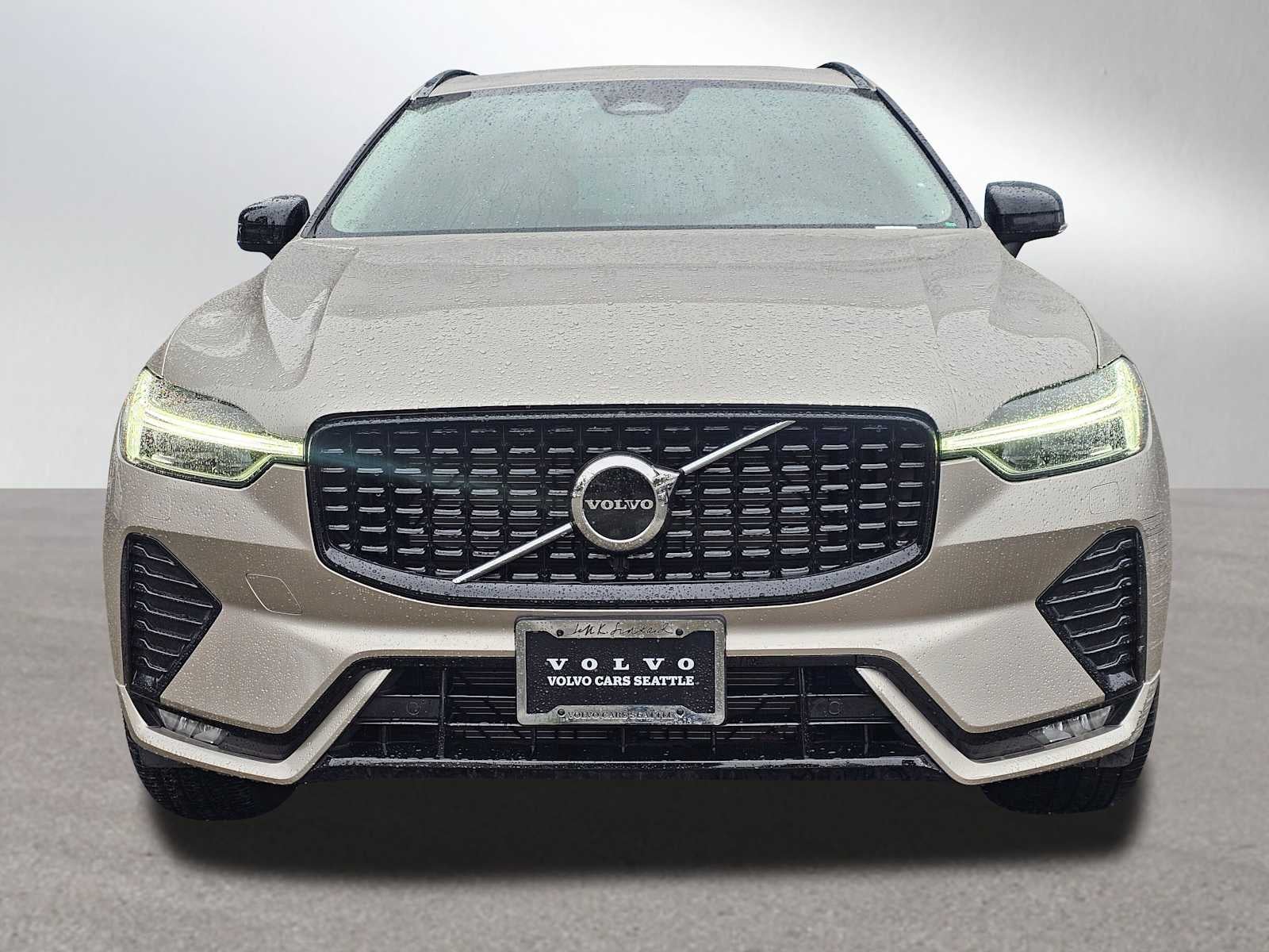 2025 Volvo XC60 Core