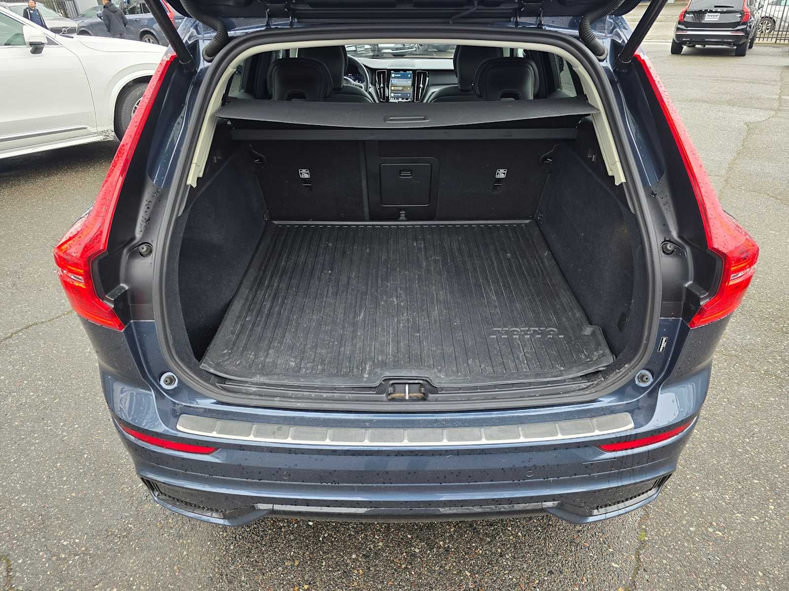 2025 Volvo XC60 Core