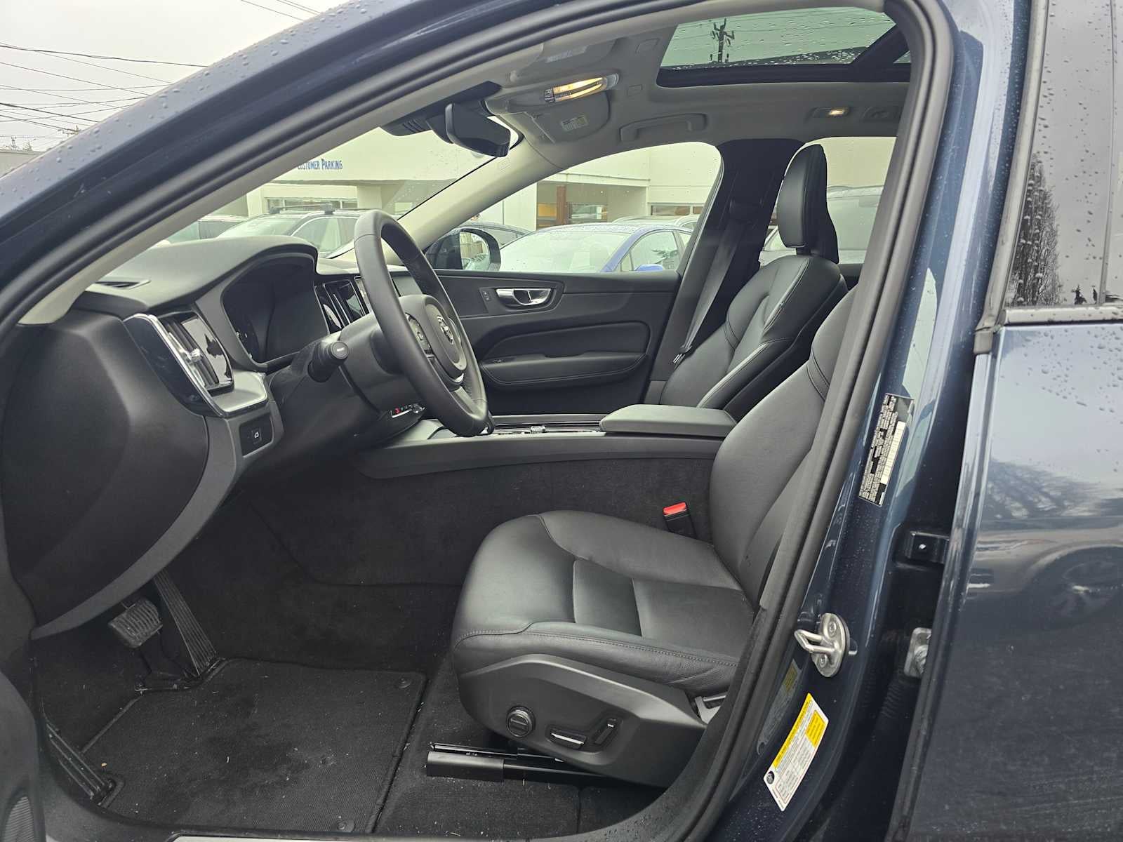 2025 Volvo XC60 Core