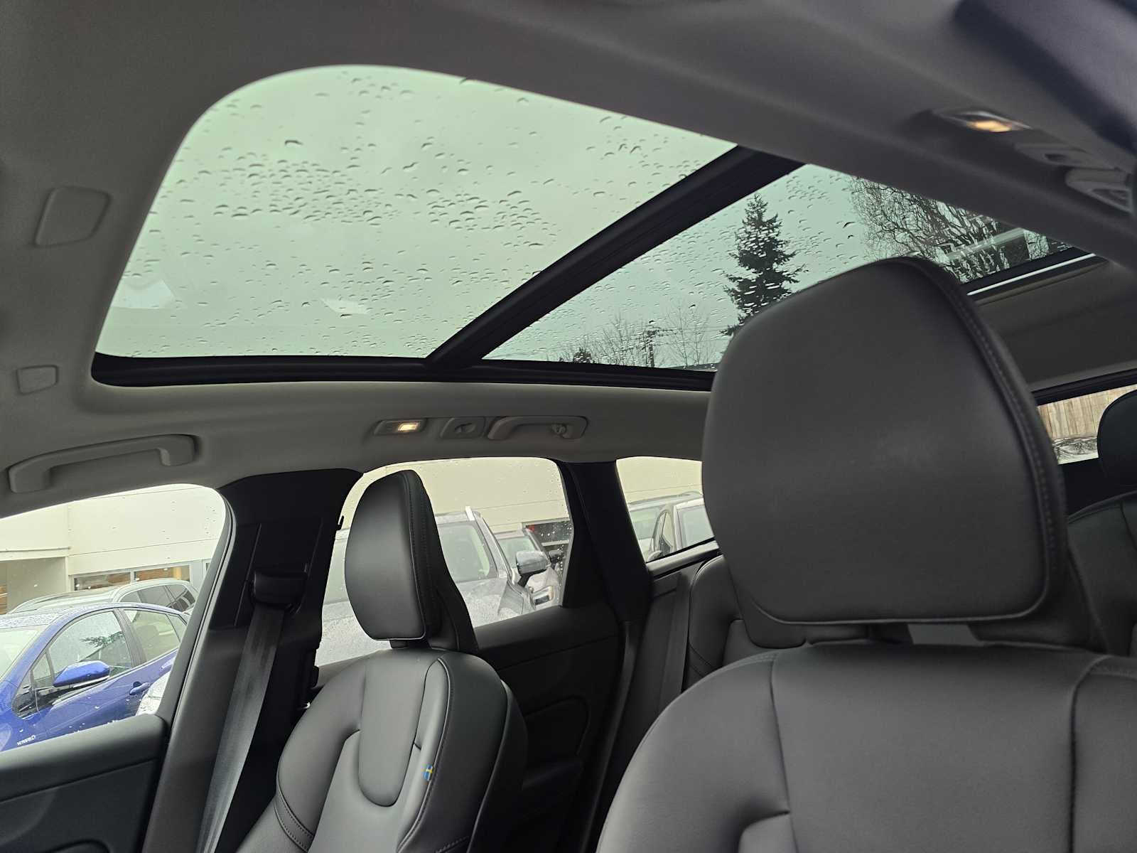 2025 Volvo XC60 Core