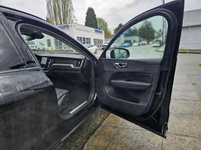 2025 Volvo XC60 Core