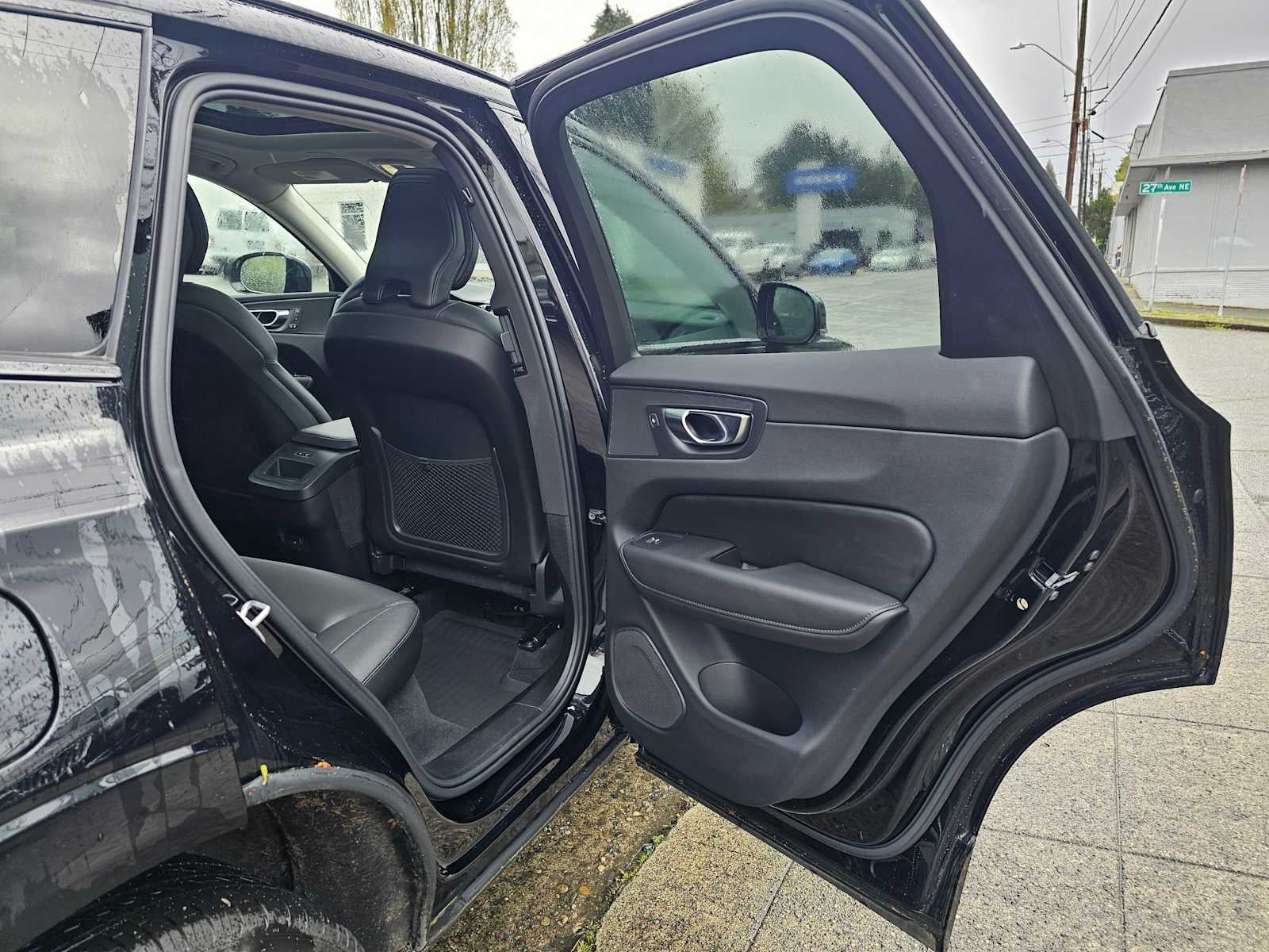 2025 Volvo XC60 Core