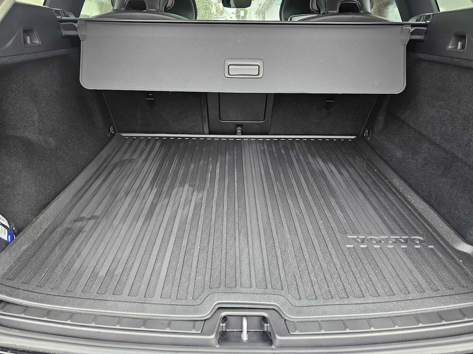 2025 Volvo XC60 Core