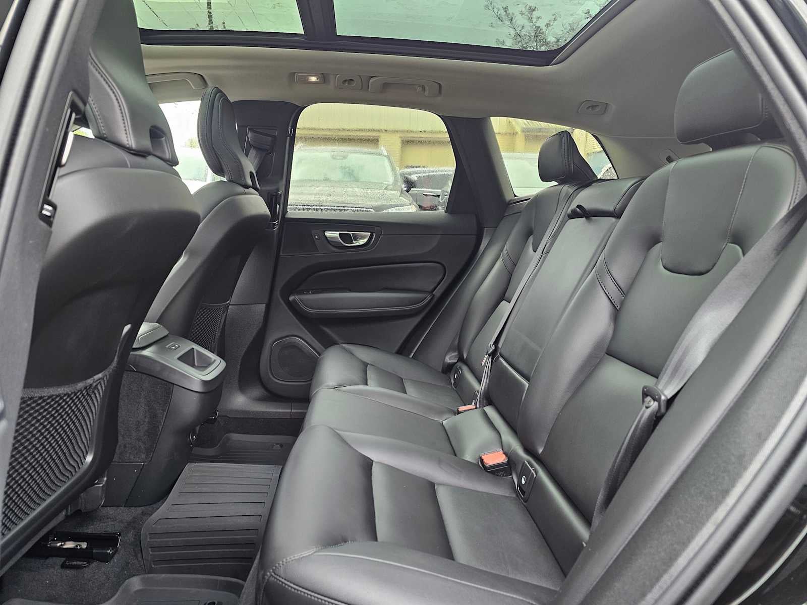 2025 Volvo XC60 Core